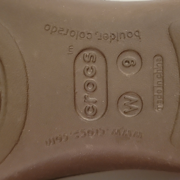 Brown dress Crocs with gemstone detail women's size 9 never worn - Picture 3 of 12